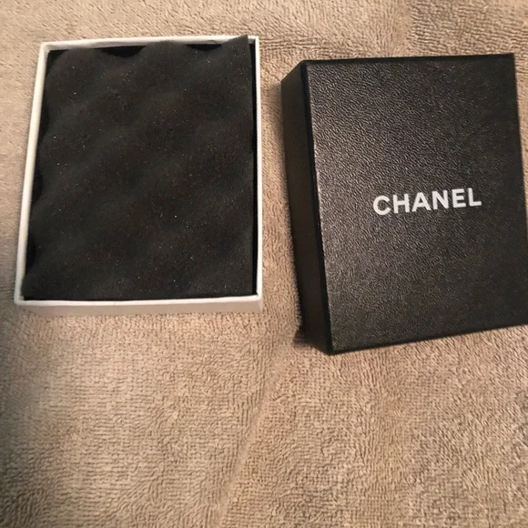 Chanel Earrings - Picture 7 of 10